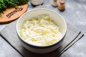 Салат с креветками, крабовыми палочками и пекинской капустой