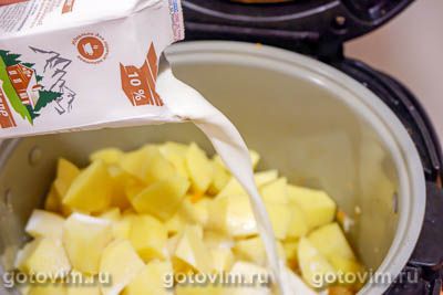 Свинина с картофелем, тушённая в сливках в мультиварке