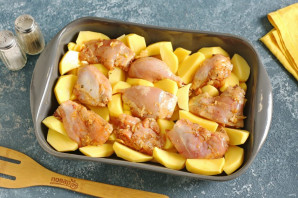 Картошка с курицей в молоке в духовке Картошка с курицей в молоке в духовке