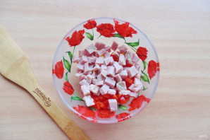 Салат с яйцом и ветчиной Салат с яйцом и ветчиной