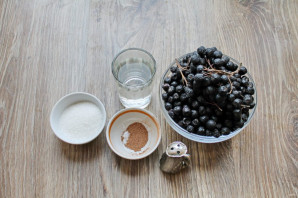 Моченая черноплодная рябина