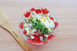 Салат с яйцом и ветчиной Салат с яйцом и ветчиной