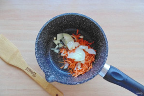 Рыбные консервы в томатном соусе