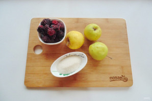 Компот из ежевики и яблок Компот из ежевики и яблок