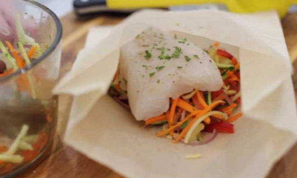 
Рыба с овощами в духовке — простой рецепт запекания в пергаменте	