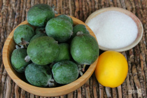 Фейхоа с лимоном и сахаром