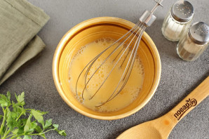 Салат с курицей и яйцами