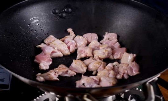 Как приготовить жареный рис с овощами и яйцом на сковороде вкусно по простым рецептам
Как приготовить жареный рис с овощами и яйцом на сковороде вкусно по простым рецептам