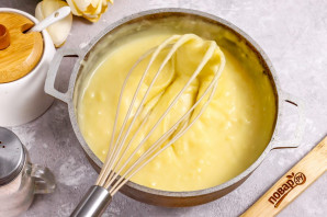 Пирожное из безе с кремом Пирожное из безе с кремом