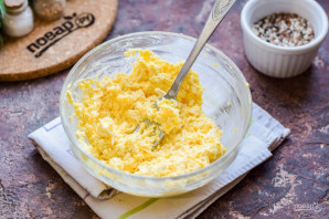 Бутерброды с яйцом и сыром