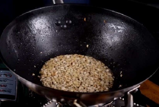 Как приготовить жареный рис с овощами и яйцом на сковороде вкусно по простым рецептам
Как приготовить жареный рис с овощами и яйцом на сковороде вкусно по простым рецептам