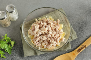 Салат с курицей и яйцами