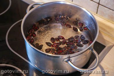 Взвар из шиповника и зверобоя