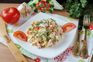 Салат с крабовыми палочками за 5 минут