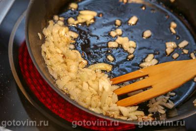 Круассаны из готового теста с курицей и сыром