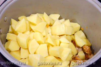 Свинина с картофелем, тушённая в сливках в мультиварке