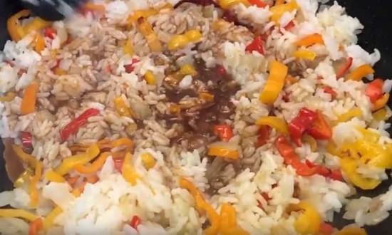 Как приготовить жареный рис с овощами и яйцом на сковороде вкусно по простым рецептам
Как приготовить жареный рис с овощами и яйцом на сковороде вкусно по простым рецептам