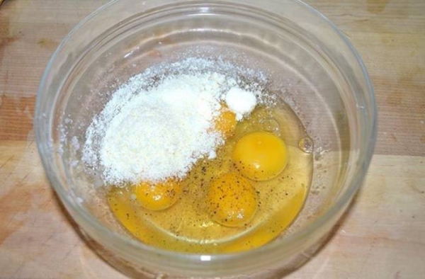 
Омлет на сковороде с сыром — 5 рецептов с овощами	