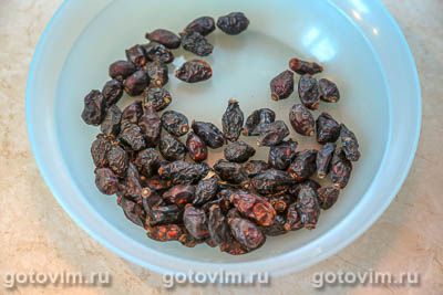 Взвар из шиповника и зверобоя