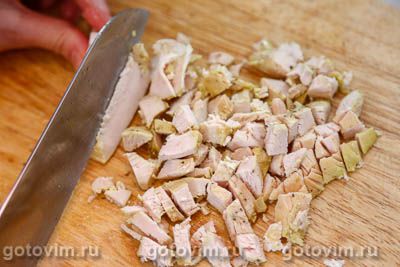 Салат из курицы с черносливом и сельдереем