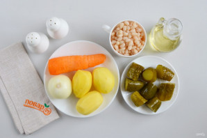 Суп с фасолью и огурцами Суп с фасолью и огурцами