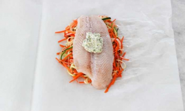 
Рыба с овощами в духовке — простой рецепт запекания в пергаменте	