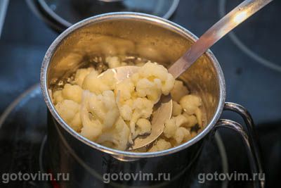 Салат из цветной капусты с сыром моцарелла