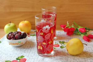 Компот из ежевики и яблок Компот из ежевики и яблок