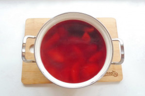 Компот из ежевики и яблок Компот из ежевики и яблок