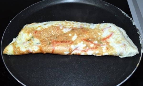 Омлет с сыром на сковороде — 7 пошаговых рецептов с добавками с фотографиями
Омлет с сыром на сковороде — 7 пошаговых рецептов с добавками с фотографиями