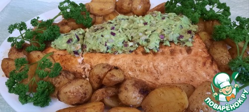 Нежное филе лосося с топпингом из авокадо