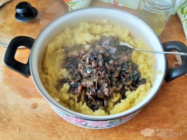 Рецепт: Блинчики с картофелем и грибами - Для любителей фаршированных блинчиков