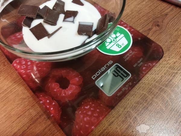 Рецепт: Блинный торт с творожным кремом - протёртая черная смородина, шоколадная глазурь, орехи и много эмоций