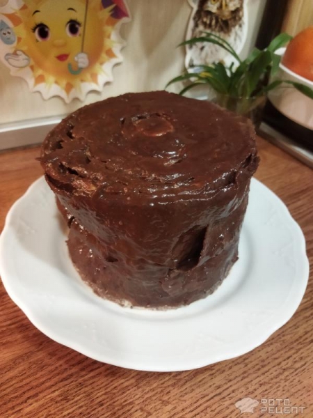 Рецепт: Блинный торт с творожным кремом - протёртая черная смородина, шоколадная глазурь, орехи и много эмоций