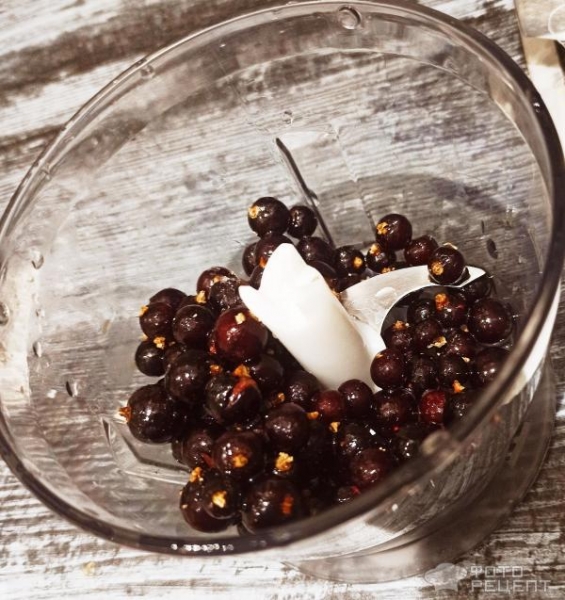 Рецепт: Блины из черной смородины - Космическое наслаждение. Супер вкусные и необычные блины