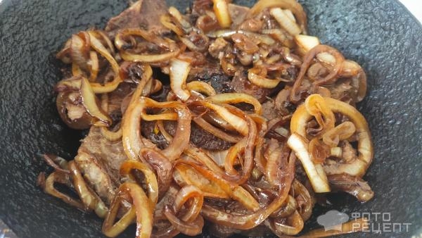 Рецепт: Говядина тушеная - с картофелем, белыми грибами и молоком