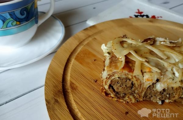 Рецепт: Пирог из блинных рулетов - с куриной печенью