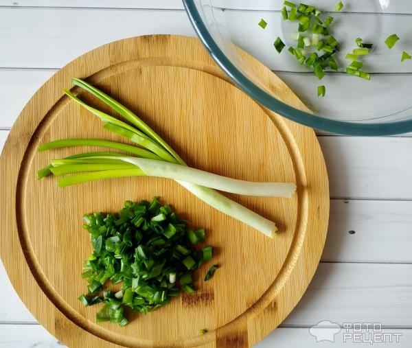 Рецепт: Салат из весенних овощей - ветчиной и запахом весны.