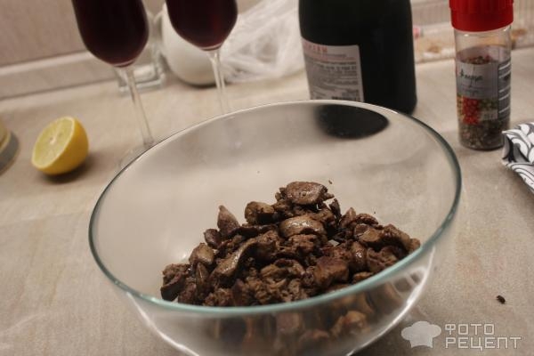 Рецепт: Теплый салат с куриной печенью - заправляем маслом!