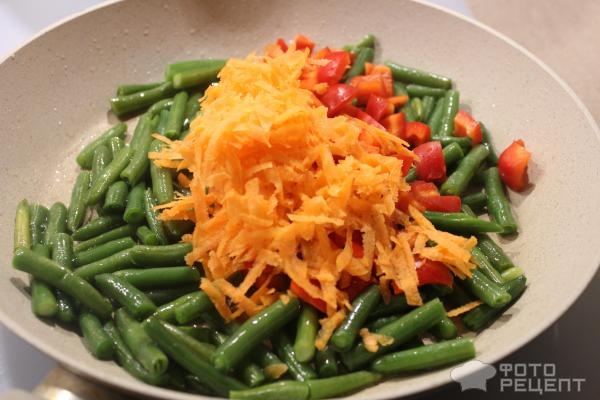 Рецепт: Теплый салат с куриной печенью - заправляем маслом!