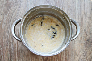Кукурузная каша с черносливом