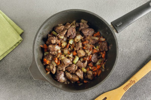 Паштет из куриной печени с сельдереем Паштет из куриной печени с сельдереем