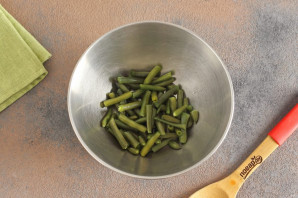 Постный салат из стручковой фасоли