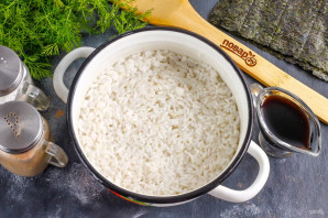 Роллы с курицей и ананасом