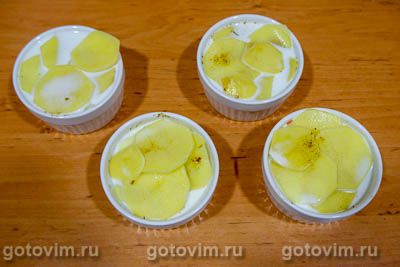 Порционная картофельная запеканка с мясом в формочках Порционная картофельная запеканка с мясом в формочках