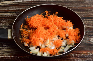 Суп с мясом и зеленым горошком