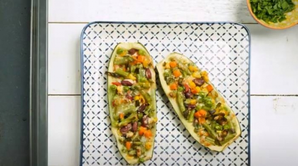 
Фаршированные кабачки лодочки в духовке с овощами	