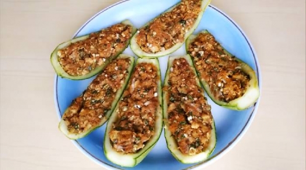 
Фаршированные кабачки лодочки в духовке с овощами	