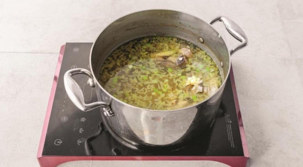 Весенний суп из говядины с щавелем и шпинатом, пошаговый рецепт с фото