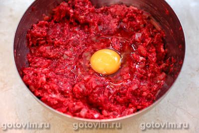 Шведские мясные котлеты со свеклой